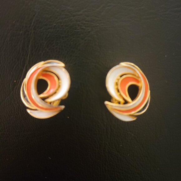 CROWN TRIFARI 60s Mad Men Mod Era Enamel SWIRL Brooch Pin & Earrings Set MINT - Picture 4 of 6